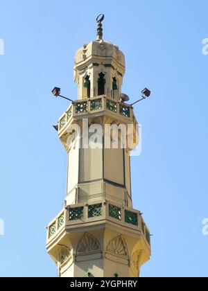 Kairo, Ägypten, 28. Oktober 2024: Scheich-Kishk-Moschee oder ehemals Ain-al-Hayat-Moschee, benannt nach scheich Abdulhamid Kishk, einem ägyptischen Preak Stockfoto