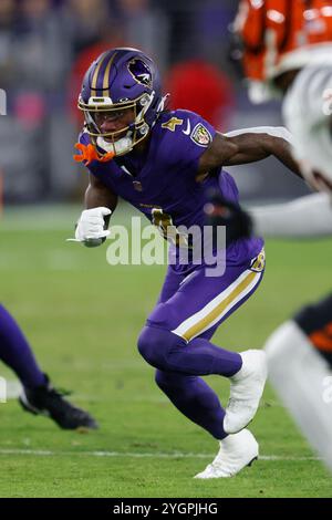 Baltimore, MD, USA. November 2024. Baltimore Ravens Wide Receiver Zay Flowers (4) in Aktion während eines Spiels gegen die Cincinnati Bengals im M&T Bank Stadium in Baltimore, MD. Foto/Mike Buscher/Cal Sport Media/Alamy Live News Stockfoto