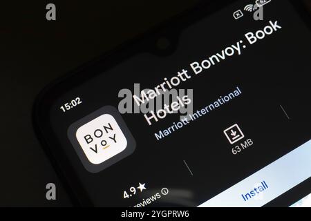 November 2024, Brasilien. In dieser Fotoabbildung wird das Logo der Marriott Bonvoy: Book Hotels App auf einem Smartphone-Bildschirm angezeigt Stockfoto