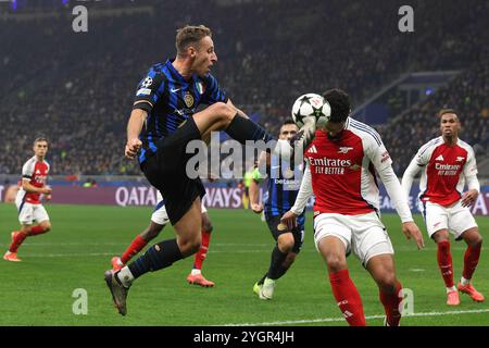 Mailand, Italien. November 2024. Italien, Mailand, 2024 11 07: Zach Leday (Armani) Pass Schuss im 3. Quartal beim Basketballspiel EA7 Emporio Armani Milan vs Real Madrid, EuroLeague 2024-2025 Runde 8, Unipol ForumItalien, Mailand, 2024 11 07: EA7 Emporio Armani Milan vs Real Madrid, EuroLeague 2024/2025, Runde 8, streitig beim Unipol Forum. (Foto: Fabrizio Andrea Bertani/Pacific Press/SIPA USA) Credit: SIPA USA/Alamy Live News Stockfoto