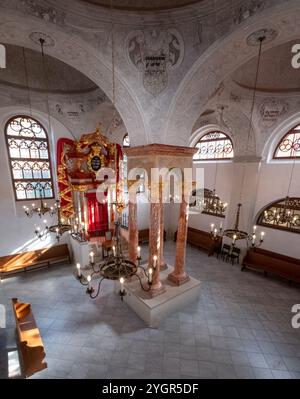 Die letzte erhaltene Synagoge in Mikulov, Tschechien. Sie wurde im barocken Stil erbaut und erhielt den Namen Alte oder obere Synagoge. Stockfoto