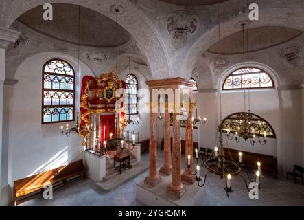 Die letzte erhaltene Synagoge in Mikulov, Tschechien. Sie wurde im barocken Stil erbaut und erhielt den Namen Alte oder obere Synagoge. Stockfoto