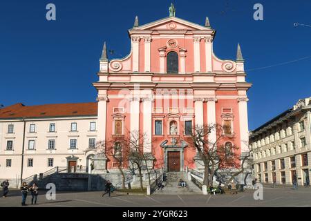 Ljubljana: Platz Preseren (Preseren trg) mit Franziskanerkirche der Verkündigung. Slowenien Stockfoto