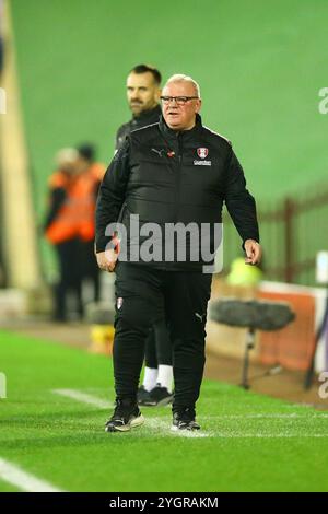 Oakwell Stadium, Barnsley, England - 8. November 2024 - während des Spiels Barnsley gegen Rotherham United, Sky Bet League One, 2024/25, Oakwell Stadium, Barnsley, England - 8. November 2024 Credit: Arthur Haigh/WhiteRosePhotos/Alamy Live News Stockfoto