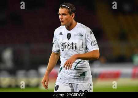 Lecce, Italien. November 2024. Lorenzo Colombo (29 Empoli FC), der während des Fußballspiels der Serie A Enilive zwischen US Lecce und Empoli FC im Via del Mare Stadion in Lecce (Italien) am Freitag, den 8. November 2024 im Einsatz war. (Bild: © Giovanni Evangelista/LaPresse) Bild: LaPresse/Alamy Live News Stockfoto