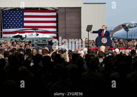 Pyeongtaek, Südkorea. 30. Juni 2019. U. US-Präsident Donald J. Trump hält während eines Besuchs auf dem Luftwaffenstützpunkt Osan am 30. Juni 2019 in Pyeongtaek, Provinz Gyeonggi, Bemerkungen an Mitglieder des Militärdienstes ab. Südkorea. Gutschrift: SSgt. Cody Harding/US Army Photo/Alamy Live News Stockfoto