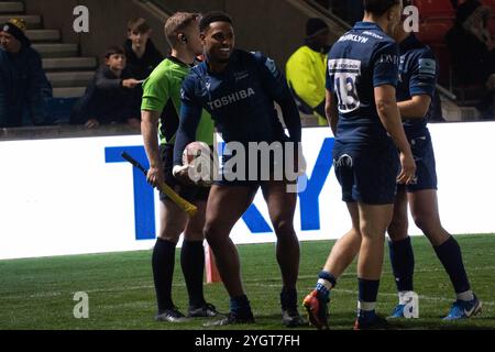 OBI ENE (14 Sale Sharks) in Aktion während des Premiership Cup-Spiels im Salford Community Stadium, England. Quelle: Samuel Wardle/Alamy Live News Stockfoto