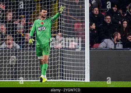 Watford, Großbritannien. November 2024. WATFORD, ENGLAND – 8. NOVEMBER: Daniel Bachmann, Torhüter von Watford FC, Gesten beim Sky Bet Championship-Spiel zwischen Watford FC und Oxford United FC in der Vicarage Road am 8. November 2024 in Watford, England. (Foto: Rene Nijhuis/MB Media) Credit: MB Media Solutions/Alamy Live News Stockfoto