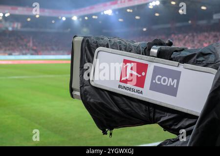 Deutschland, Berlin, 1. FC Union Berlin gegen SC Freiburg, 1. Bundesliga, Fussball, DFB, Spielzeit 2024/2025, Alte Foersterei, . Spieltag, im Bild v.l. : Bundesligakamera, Kamera ins Stadion gerichtet, Symbolfoto, DFB/DFL VORSCHRIFTEN VERBIETEN JEDE VERWENDUNG VON FOTOGRAFIEN ALS BILDSEQUENZEN UND/ODER QUASI-VIDEO, 08.11.2024, *** DE, Berlin, 1 FC Union Berlin vs SC Freiburg, 1 Bundesliga, Fußball, DFB, Saison 2024 2025, alte Foersterei, Spieltag, im Bild V l Bundesliga Kamera, Kamera ins Stadion gerichtet, Symbol Foto, DFB DFL VORSCHRIFTEN VERBIETEN JEDE VERWENDUNG VON FOTOGRAFIEN ALS BILDSEQUENZEN UND/ODER QUASI Stockfoto