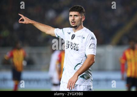 Lecce, Italien. November 2024. Liberato Cacace of Empoli FC Gesten während der Serie A Spiel zwischen US Lecce und Empoli FC im Ettore Giardiniero - Via del Mare Stadion in Lecce (Italien), 8. November 2024. Quelle: Insidefoto di andrea staccioli/Alamy Live News Stockfoto