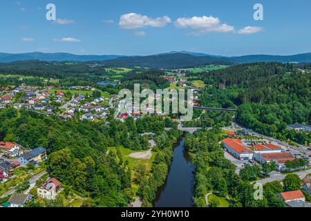 Blick auf den Luftkurort Regen am Schwarzen Regen im Bayerischen Wald Stockfoto