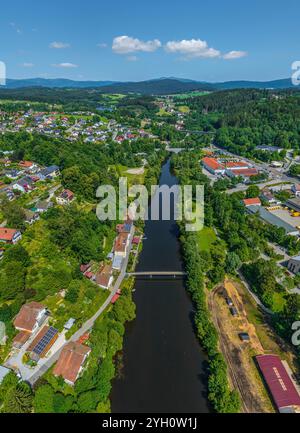 Blick auf den Luftkurort Regen am Schwarzen Regen im Bayerischen Wald Stockfoto