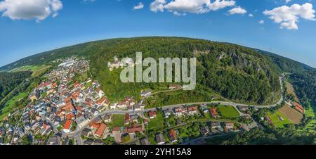 Der Naturpark Altmühltal rund um das Marktdorf Kipfenberg im Landkreis Eichstätt von oben Stockfoto