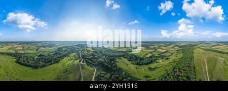 Sonniger Sommerabend im Erholungsgebiet Hesselberg bei Wassertrüdingen Stockfoto