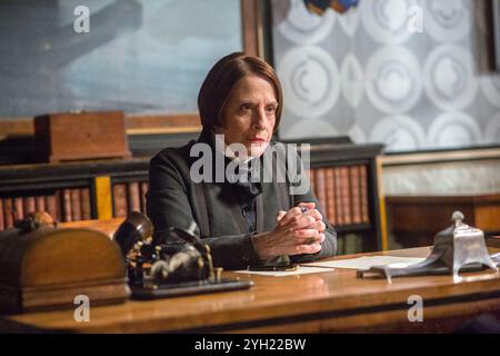 PATTI LUPONE in PENNY DREADFUL (2014), Regie: JOHN LOGAN. Beschreibung: DESERT WOLF PRODUCTIONS / Album Stockfoto