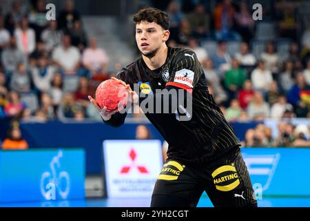 Mannheim, Deutschland. November 2024. Handball: Europameisterschaft, Deutschland - Schweiz, 2. Qualifikationsrunde, Gruppe 7, Spieltag 1, Marko Grgic (Deutschland) Credit: Marco Wolf/Wolf-sportfoto/dpa/Alamy Live News Stockfoto