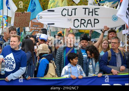 März für sauberes Wasser, London, 3. November 2024. James Wallace (Chief Executive of River Action) Chris Packham (TV Nature Moderator) Aneeshwar Kunchal Stockfoto