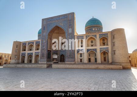 Die mir-i-Arab Madrasa im Po-i-Kalan-Komplex in Buchara Stockfoto