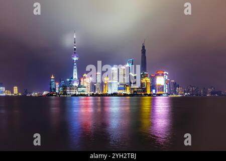 Shanghai Pudong bei Nacht Stockfoto