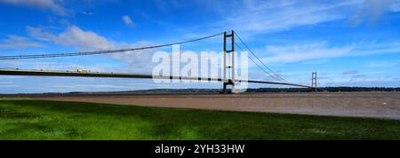 Sommerblick über die Humber Bridge vom Dorf Barton-upon-Humber; East Riding of Yorkshire, England; UK Stockfoto