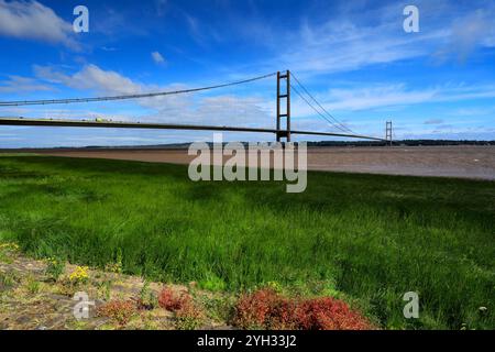 Sommerblick über die Humber Bridge vom Dorf Barton-upon-Humber; East Riding of Yorkshire, England; UK Stockfoto