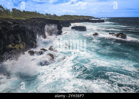 Pont Naturel, naturel Bridge, Naturbrücke, Felsbrücke, Surf, südküste, Indischer Ozean, Insel, Mauritius, Afrika Stockfoto