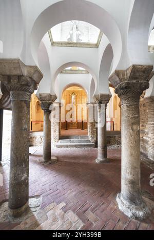 Toledo, Spanien, 16. Dezember 2018: Innere der Moschee Cristo de la Luz, Toledo, Castilla la Mancha, Spanien, Europa Stockfoto