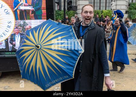 Geflügel, City of London, Vereinigtes Königreich. 9. November 2024. Die historische Lord Mayor’s Show ist über 800 Jahre alt und besteht heute aus Tausenden von Teilnehmern, die von Guildhall nach Westminster reisen. Unternehmen von Unternehmern Stockfoto