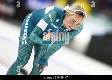 HEERENVEEN - Marijke Groenewoud reagiert nach den 3000 Metern am zweiten Tag des WM-Qualifikationsturniers in Thialf. ANP VINCENT JANNINK Credit: ANP/Alamy Live News Stockfoto