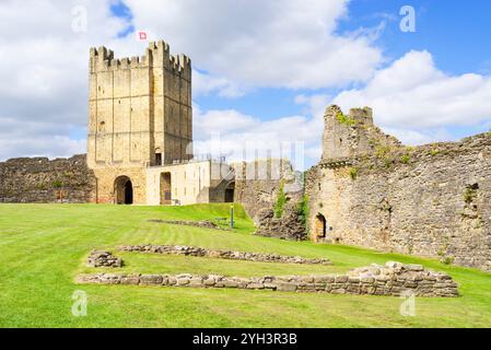 Richmond Castle Keep und Burggelände Richmond Yorkshire in der Marktstadt Richmond North Yorkshire England Großbritannien GB Europa Stockfoto