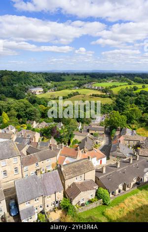 Richmond Yorkshire Blick über die Häuser in der kleinen Marktstadt Richmond North Yorkshire England Großbritannien GB Europa Stockfoto