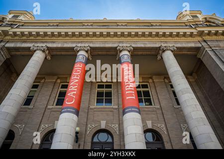 Die Fassade der Carnegie Library auf dem Campus der Syracuse University im Bundesstaat New York. Stockfoto