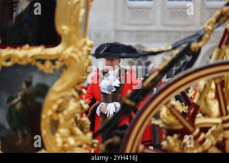 London, Vereinigtes Königreich, 9. November 2024. Die Lord Mayor's Show, eine 5 km lange Prozession durch die Square Mile der City of London, mit 7000 Teilnehmern, 200 Pferden und 200 Wagen, die Londons Vielfalt, Gemeinschaft, Kultur und Geschichte zeigen. Der neue Oberbürgermeister Alistair King stand während des historischen Prunk im Mittelpunkt und schwor dem König einen Treueid an den königlichen Justizgerichtshof. Kredit : Monica Wells/Alamy Live News Stockfoto