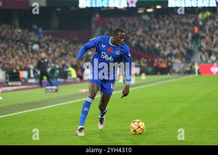 London Stadium, London, Großbritannien. November 2024. Premier League Football, West Ham United gegen Everton; Abdoulaye Doucoure von Everton Credit: Action Plus Sports/Alamy Live News Stockfoto