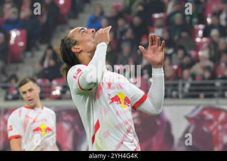 Deutschland, Sachsen, Leipzig, RB Leipzig gegen Borussia Mönchengladbach, Fussball, DFB, Bundesliga, 9. Spieltag, Spielzeit 2024/2025, RB Arena, v.l. im Bild: Yussuf Poulsen RB Leipzig 09, Emotion, Gestik, Mimik, nach vergebener Chance, DFB/DFL-VORSCHRIFTEN VERBIETEN JEDE VERWENDUNG VON FOTOGRAFIEN ALS BILDSEQUENZEN UND/ODER QUASI-VIDEO, 09.11.2024, *** DE, SACHSEN, LEIPZIG, RB Leipzig vs Borussia Mönchengladbach, Fußball, DFB, Bundesliga, Spieltag 9, Saison 2024 2025, RB Arena, f l l im Bild Yussuf Poulsen RB Leipzig 09 , Emotion, Gesten, Gesichtsausdrücke, nach verpasster Chance, DFB-DFL-VORSCHRIFTEN VERBIETEN Stockfoto