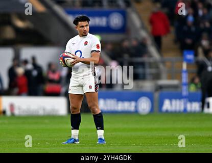 Twickenham, Vereinigtes Königreich. November 2024. Herbst International. England V Australien. Allianz Stadium. Twickenham. Marcus Smith (England) während des Rugbyspiels England gegen Australien im Herbst im Allianz Stadium in London. Quelle: Sport In Pictures/Alamy Live News Stockfoto