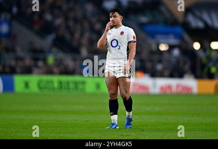 Twickenham, Vereinigtes Königreich. November 2024. Herbst International. England V Australien. Allianz Stadium. Twickenham. Marcus Smith (England) während des Rugbyspiels England gegen Australien im Herbst im Allianz Stadium in London. Quelle: Sport In Pictures/Alamy Live News Stockfoto