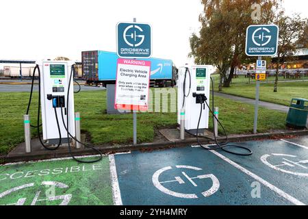 Gridserve,EV,Laden,Punkt,Bahnhof,Burtonwood,Burtonwood East,J8,M62,Autobahn,Autobahnraststätte,Servicegebiete,Dienstleistungen,England,UK,Großbritannien, Großbritannien, Stockfoto