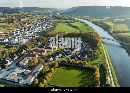 Dorf Berching, Main-Donau Kanal, Luftaufnahme, Berching, Bayern, Deutschland Stockfoto