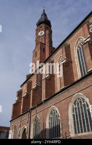 Straubing, Deutschland - 12. Oktober 2024 - St. Jakobus und St. Tiburtius Stockfoto