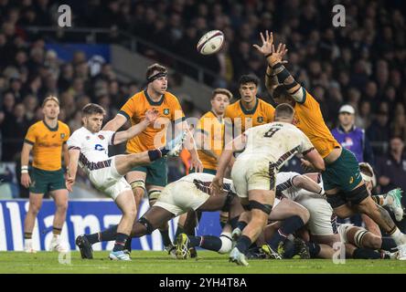 Twickenham, Großbritannien. November 2024. Während des internationalen Freundschaftsspiels zwischen England und Australien am 9. November 2024 im Twickenham Stadium in Twickenham, Vereinigtes Königreich. Foto von Steve Ball. Nur redaktionelle Verwendung, Lizenz für kommerzielle Nutzung erforderlich. Keine Verwendung bei Wetten, Spielen oder Publikationen eines einzelnen Clubs/einer Liga/eines Spielers. Quelle: UK Sports Pics Ltd/Alamy Live News Stockfoto