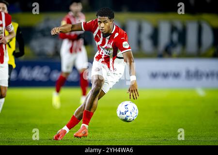 BREDA, Niederlande. November 2024. Fußball, Rat Verlegh Stadion, Dutch eredivisie, Saison 2024/2025, während des Spiels NAC - PSV, PSV Eindhoven Verteidiger Ryan Flamingo Credit: Pro Shots/Alamy Live News Stockfoto