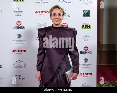 Frankfurt Am Main, Deutschland. November 2024. Isabell Werth auf dem roten Teppich, GER, 42. Deutscher SportpresseBall in der Alten Oper in Frankfurt am Main, 09.11.2024 Foto: Eibner-Pressefoto/Florian Wiegand Credit: dpa/Alamy Live News Stockfoto