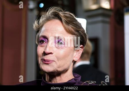 Frankfurt Am Main, Deutschland. November 2024. Isabell Werth auf dem roten Teppich, GER, 42. Deutscher SportpresseBall in der Alten Oper in Frankfurt am Main, 09.11.2024 Foto: Eibner-Pressefoto/Florian Wiegand Credit: dpa/Alamy Live News Stockfoto