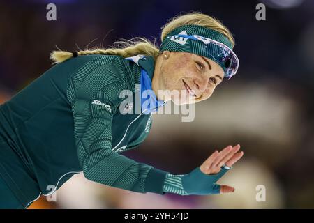 HEERENVEEN - Marijke Groenewoud reagiert nach den 3000 Metern am zweiten Tag des WM-Qualifikationsturniers in Thialf. ANP VINCENT JANNINK Stockfoto