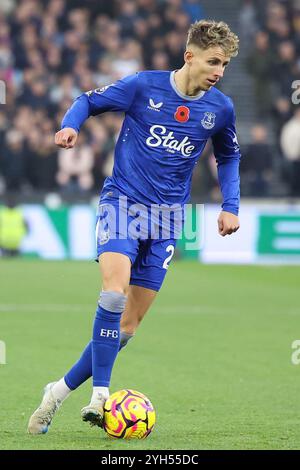 London, Großbritannien. November 2024. Everton Mittelfeldspieler Jesper Lindstrom (29) im Spiel West Ham United FC gegen Everton FC English Premier League am 9. November 2024 im London Stadium, London, England, Vereinigtes Königreich Credit: Every Second Media/Alamy Live News Stockfoto