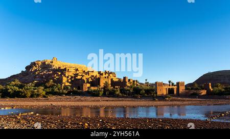 Blick auf Ait Benhaddou in der Provinz Ouarzazate, Marokko am Morgen. Stockfoto