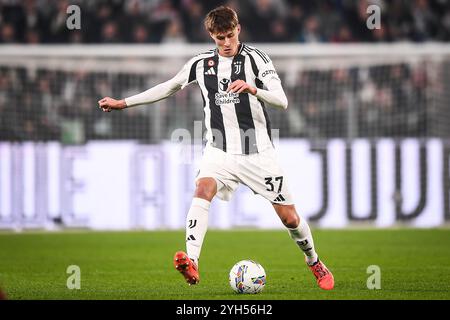 Turin, Italien, Italien. November 2024. Nicolo SAVONA von Juventus während des Spiels der Serie A zwischen Juventus FC und Torino FC im Allianz Stadion am 9. November 2024 in Turin. (Kreditbild: © Matthieu Mirville/ZUMA Press Wire) NUR REDAKTIONELLE VERWENDUNG! Nicht für kommerzielle ZWECKE! Stockfoto