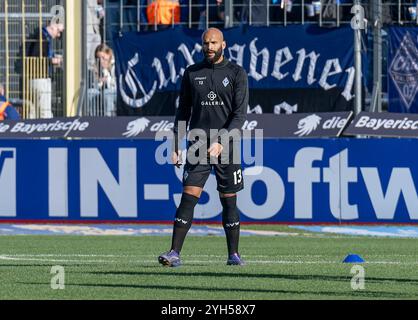 Terrence Boyd (SV Waldhof Mannheim, #13) beim Aufwaermen. GER, TSV 1860 München gegen SV Waldhof Mannheim 07, Fussball, 3. Bundesliga, 14. Spieltag, Saison 2024/2025, 09.11.2024. (DIE DFL-DFB-VORSCHRIFTEN VERBIETEN DIE VERWENDUNG VON FOTOS ALS BILDSEQUENZEN UND/ODER QUASI-VIDEO). Foto: Eibner-Pressefoto/Heike Feiner Stockfoto