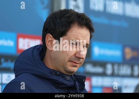 München, Deutschland, 09. November 2024: Fussball, Herren, 3.Liga, Saison 2024/2025, TSV 1860 München - SV Waldhof Mannheim, Grünwalder Stadion Argirios Giannikis, Trainer (TSV 1860 München) Kopf, Portrait DFB-Vorschriften verbieten jede Verwendung von Fotografien als Bildsequenzen und/oder Quasi-Video Stockfoto